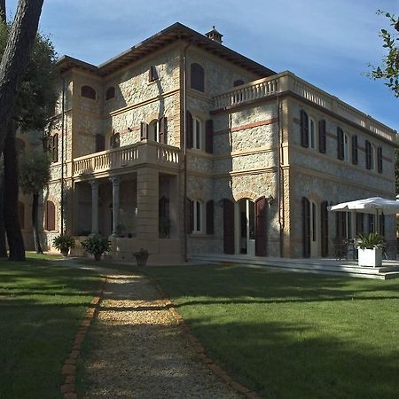 Villa Signori มารินา ดิ เปียตราซันตา ภายนอก รูปภาพ