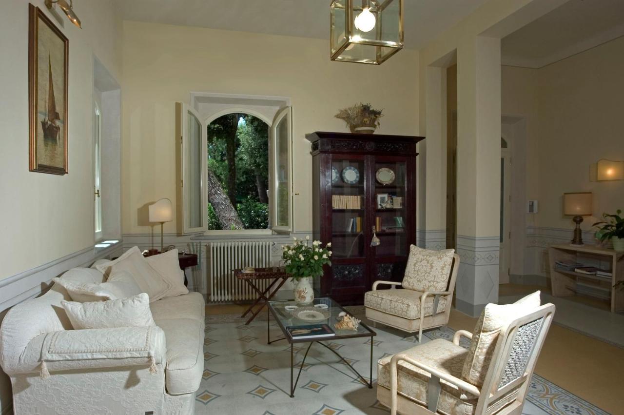 Villa Signori มารินา ดิ เปียตราซันตา ภายนอก รูปภาพ