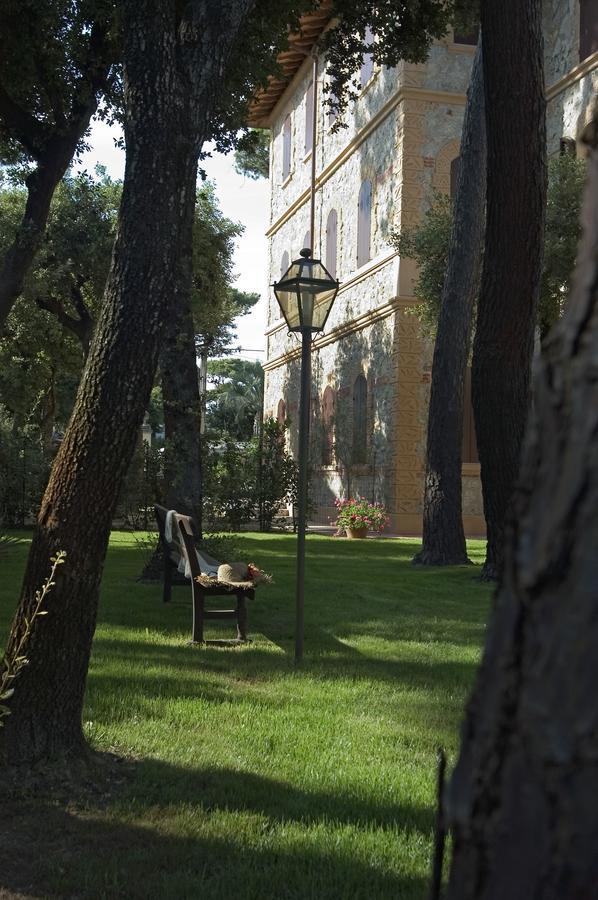 Villa Signori มารินา ดิ เปียตราซันตา ภายนอก รูปภาพ
