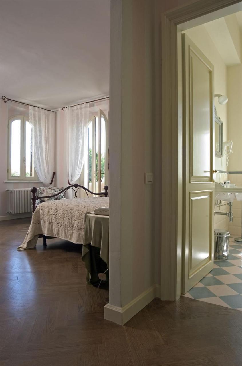Villa Signori มารินา ดิ เปียตราซันตา ภายนอก รูปภาพ